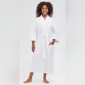 NWOT Monarch Cypress Luxurious White Velour Plush Terry Bathrobe, OSFM